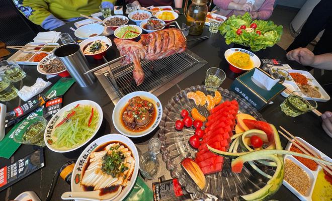 尚揭秘大绿包烤羊腿的独特风味pg模拟器电脑版探访牛街食(图2)