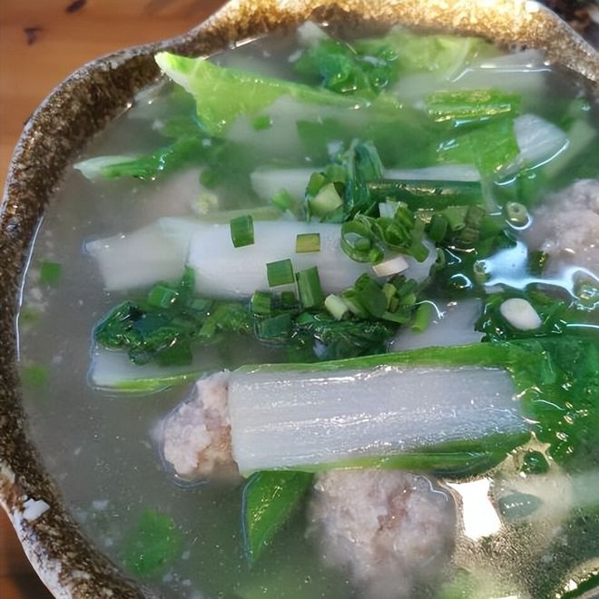 0元9位朋友仅来俩妻子吐槽“瞎嘚瑟”。pg电子模拟器电脑版贵州大哥请客花50(图2)